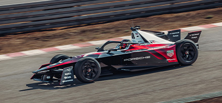 Auto Porsche Formula E in pista